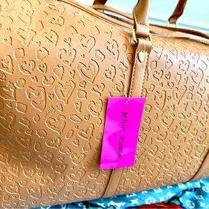 NEW Betsey Johnson leopard print Camel color XOspeedy Duffle bag